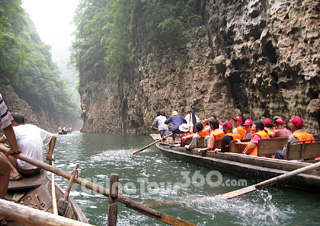 Rafting on Shennongxi Stream