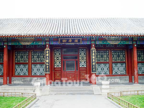 Jixiang Room, the west subsidary building of Yulan Hall