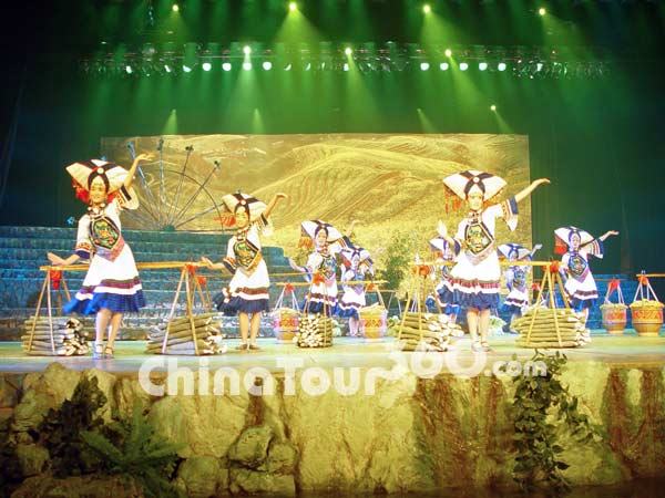 Carry Firewood Performance, Guilin Li River Theater