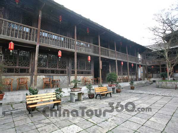 Old House and yard in Tianlong Tunbu
