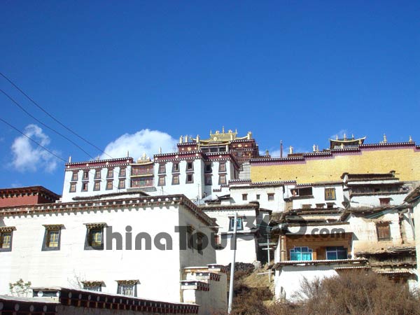 Shangri-la Tibetan Houses