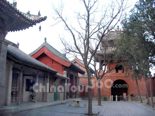 Courtyard of Guandi Temple