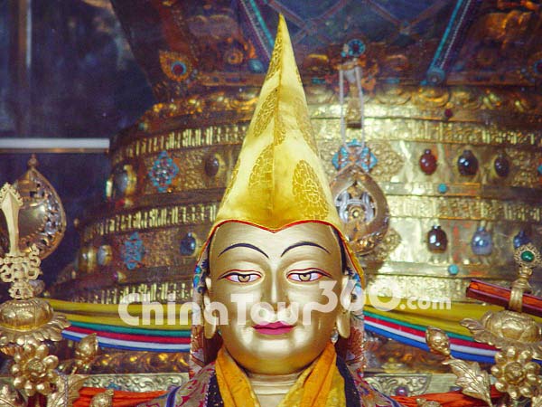 Statue of Tsong-kha-pa, Lhasa Ganden Temple