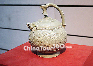 A Porcelain Pot, Song Dynasty