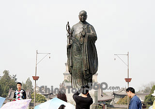 Statue of Monk Xuanzang