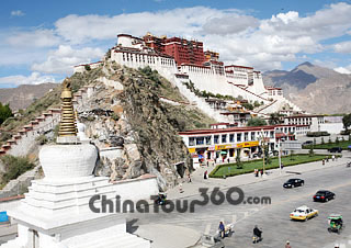 Full View of Potala Palace
