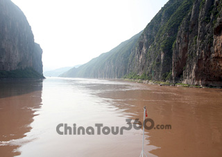 Peaceful Water in Qutang Gorge