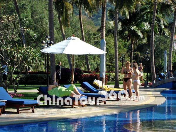 A Luxurious Hotel in Sanya Yalong Bay