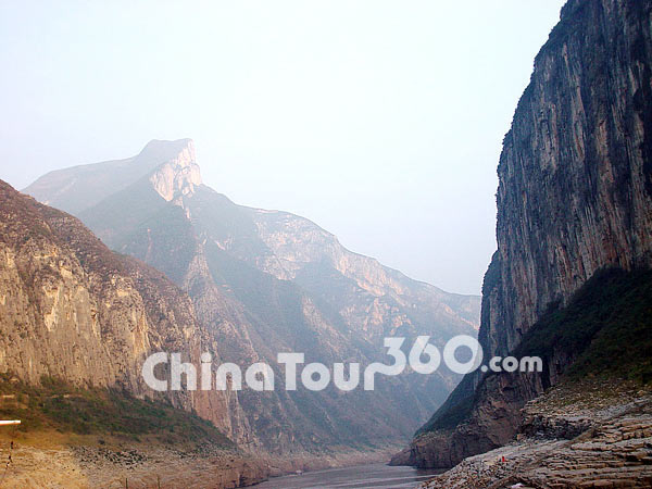 Qutang Gorge in Fog