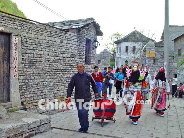 Local People in Tianlun Tunbu