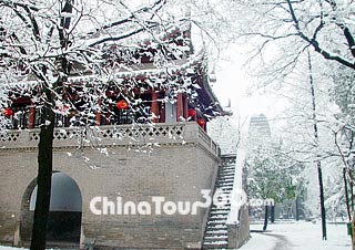 Snow-covered Xian City Wall