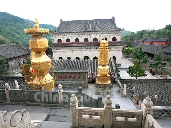 Golden Towers in Xiantong Temple