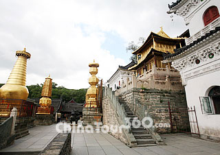 Xinzhou, Xiantong Temple