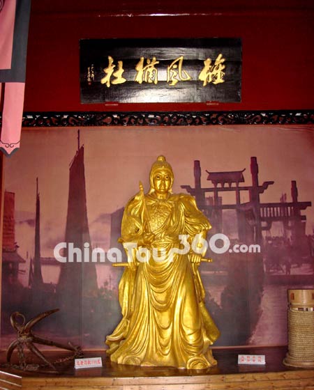 A Statue in the Xunyang Tower