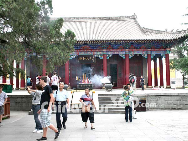 The Main Hall of Xuanyuan Temple