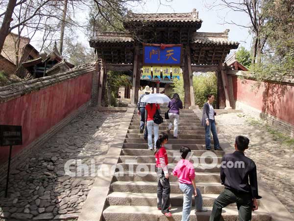The Heavenly Gate of Yuquan Temple