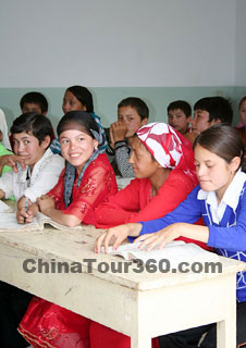 Chinese Students in Xinjiang