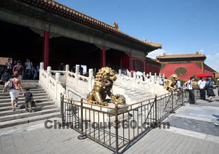 Golden Lions, Gate of Heavenly Purity