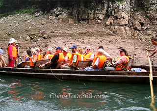 Shennong Stream Tour in Small Boat