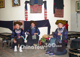 Naxi minority people, Yunnan