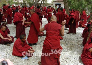 Sutra-debating in Sera Monastery, Lhasa